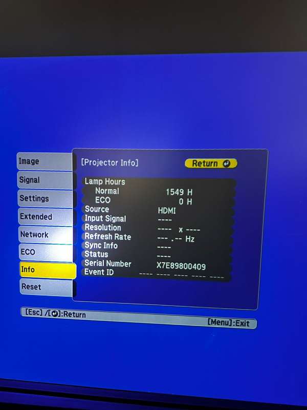 EPSON EB-E05 Projector