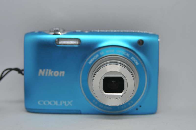 Nikon Coolpix S3100 (Blue) - 14 Megapixels - 5x Optical Zoom