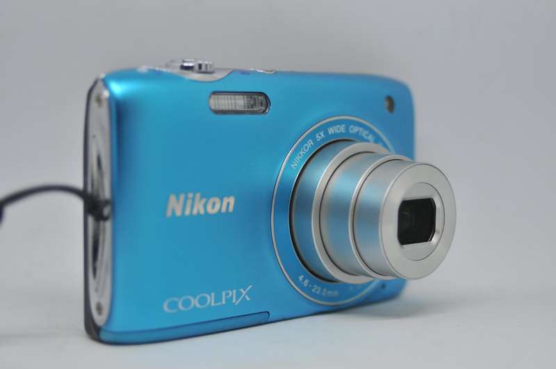 Nikon Coolpix S3100 (Blue) - 14 Megapixels - 5x Optical Zoom