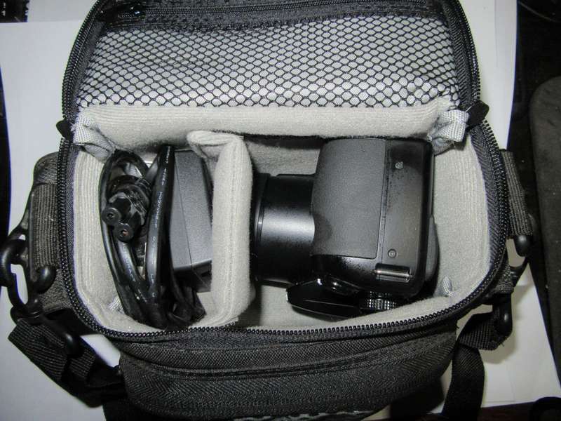 Pentax X70 - 24x Optical Zoom - 12 Megapixel