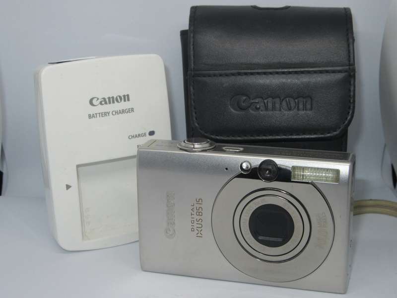 Canon IXUS 85 IS - 10 Megapixel - 3x Optical Zoom