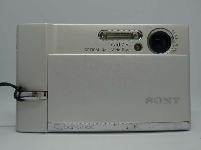 Sony DSC-T30 - 7 Megapixels - 3x Optical Zoom