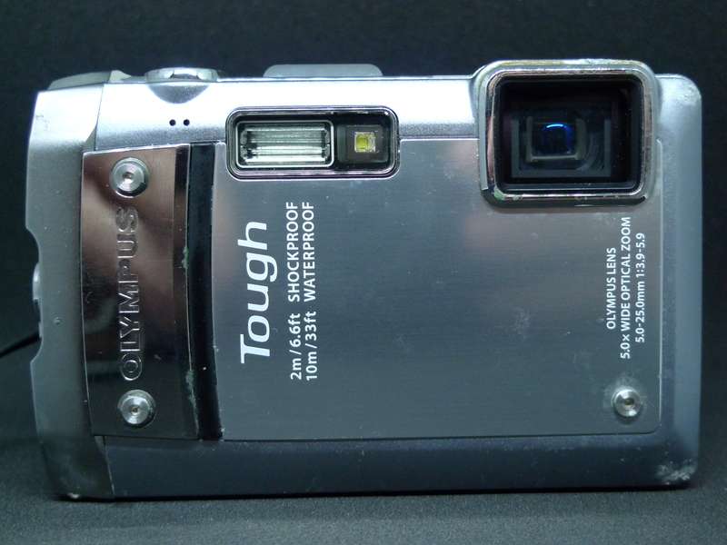 Olympus Tough TG810 - 14 Megapixel - 5x Optical zoom