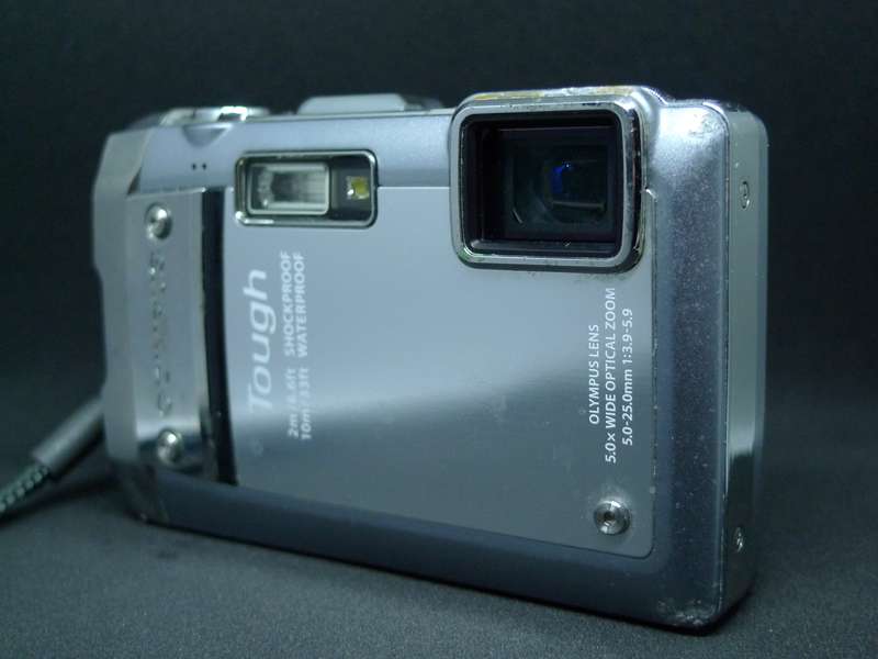 Olympus Tough TG810 - 14 Megapixel - 5x Optical zoom