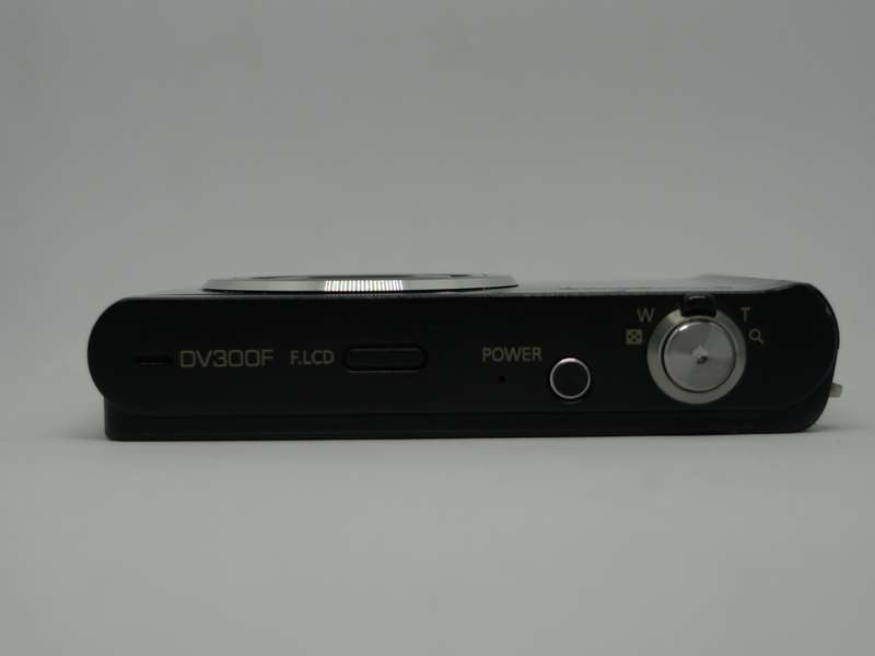 Samsung DV300F - 16 Megapixels - 5x Optical Zoom - WiFi