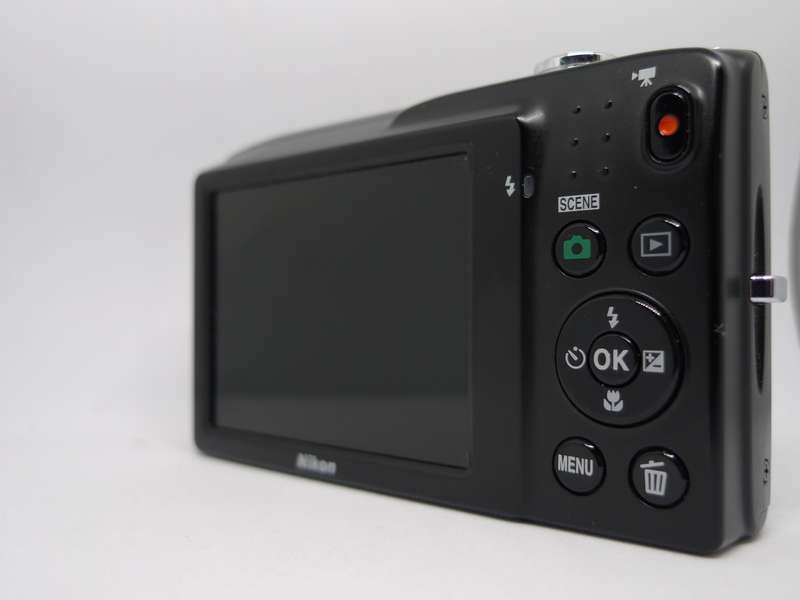 Nikon Coolpix S2700 - 16 Megapixels - 6x Optical Zoom