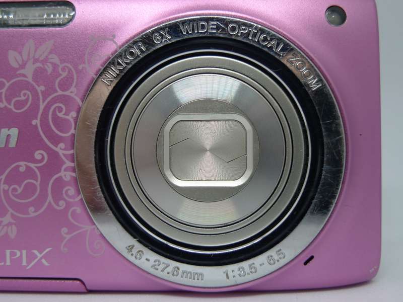 Nikon Coolpix S2700 - 16 Megapixels - 6x Optical Zoom