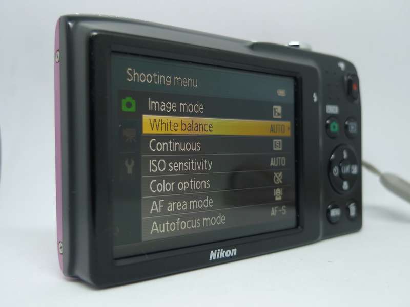 Nikon Coolpix S2700 - 16 Megapixels - 6x Optical Zoom