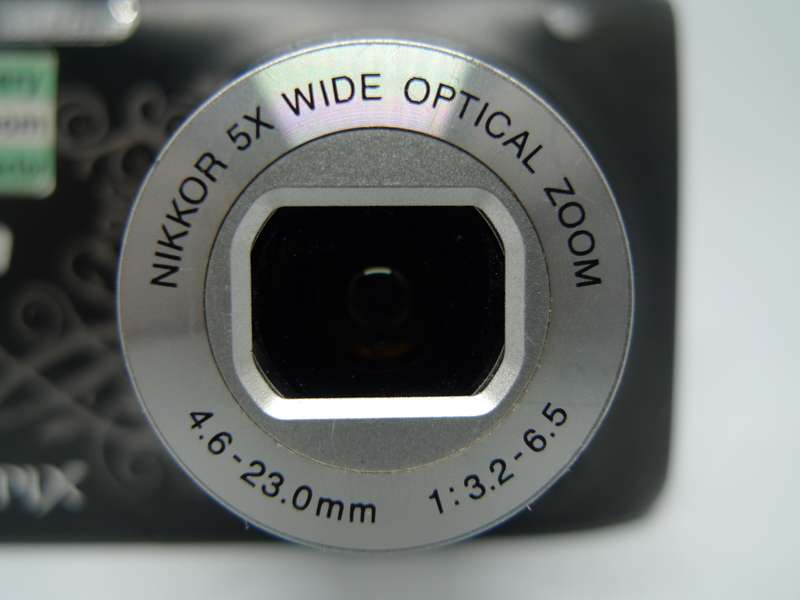 Nikon Coolpix S2600 - 14 Megapixels - 5x optical Zoom