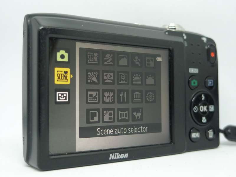 Nikon Coolpix S2600 - 14 Megapixels - 5x optical Zoom