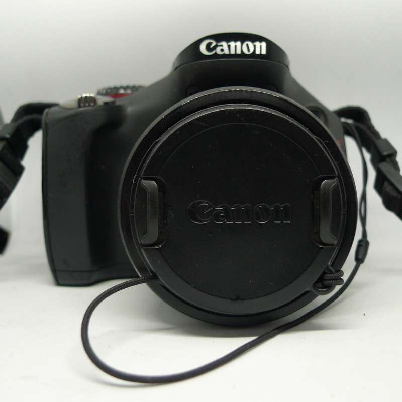 Canon SX30 IS - 35x Optical Zoom - 14 Megapixels
