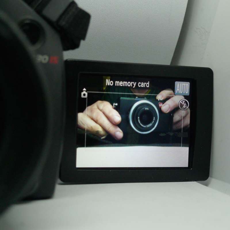 Canon SX30 IS - 35x Optical Zoom - 14 Megapixels
