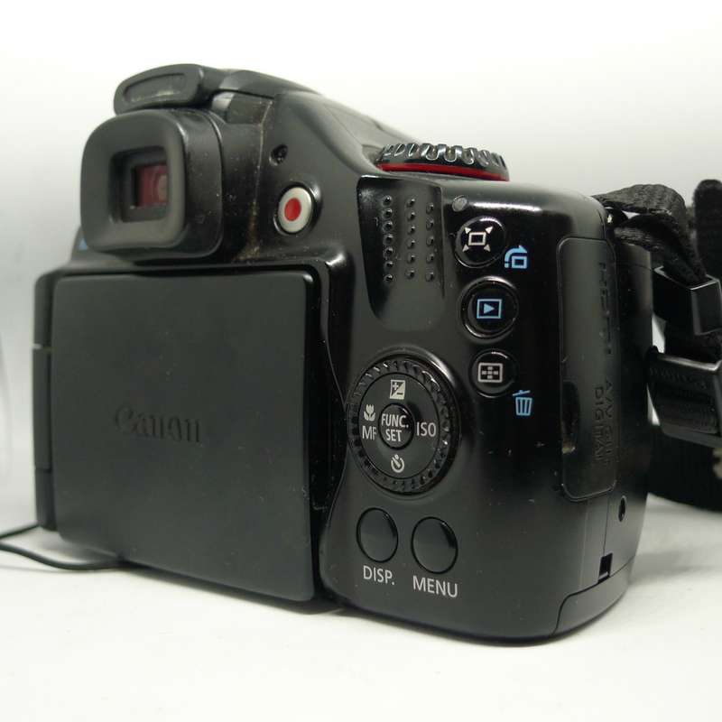 Canon SX30 IS - 35x Optical Zoom - 14 Megapixels