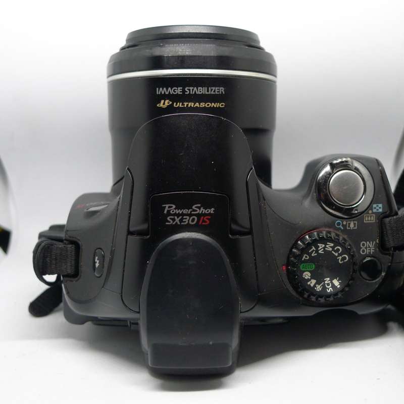 Canon SX30 IS - 35x Optical Zoom - 14 Megapixels