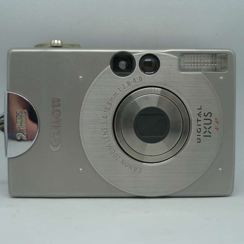 Canon Digital IXUS - 2.1 Megapixels - 2x Optical Zoom