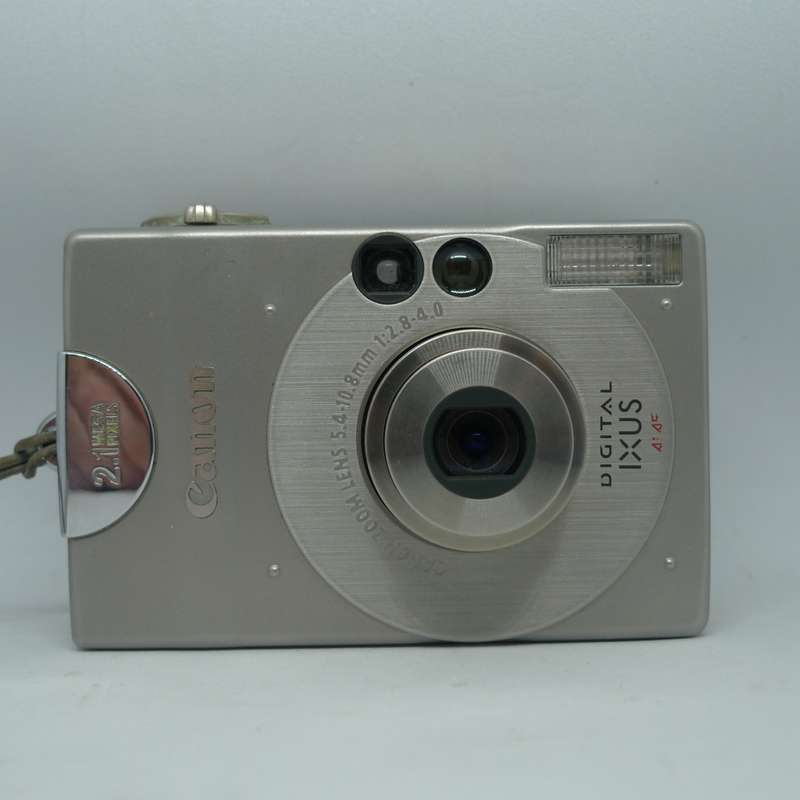 Canon Digital IXUS - 2.1 Megapixels - 2x Optical Zoom