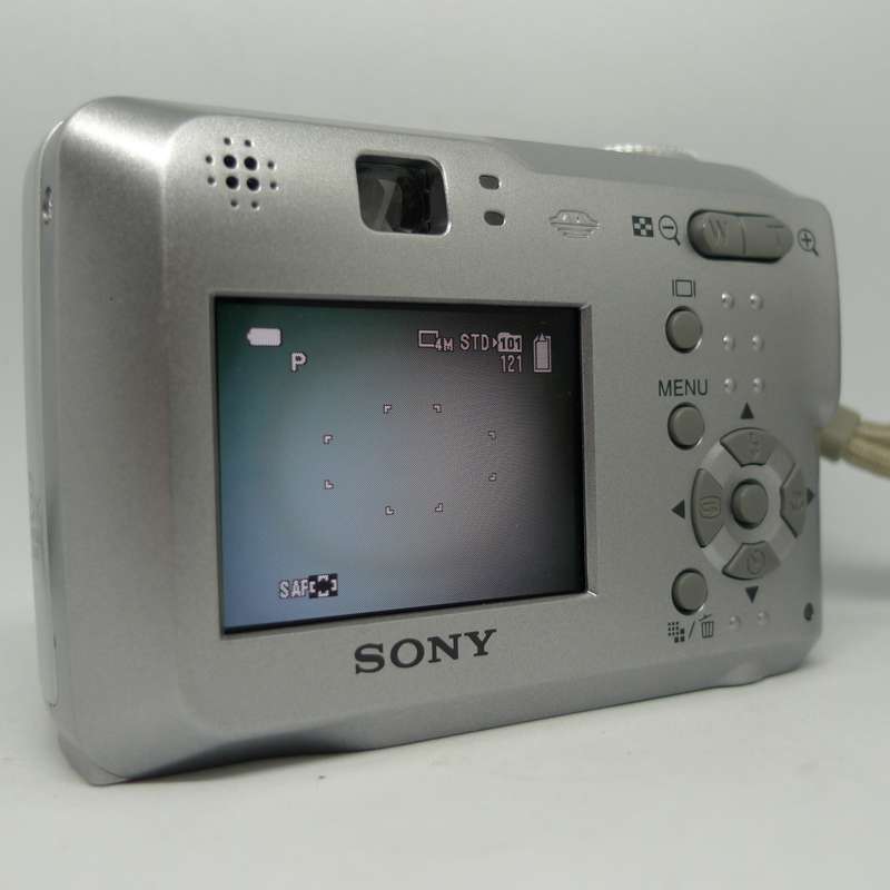 Sony DSC-S80 - 4.1 Megapixels - 3x Optical Zoom