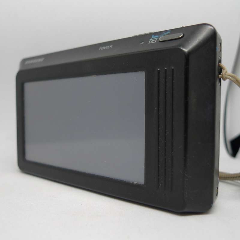 Samsung ST500 - 12.2 Megapixels - 4.6x Optical Zoom