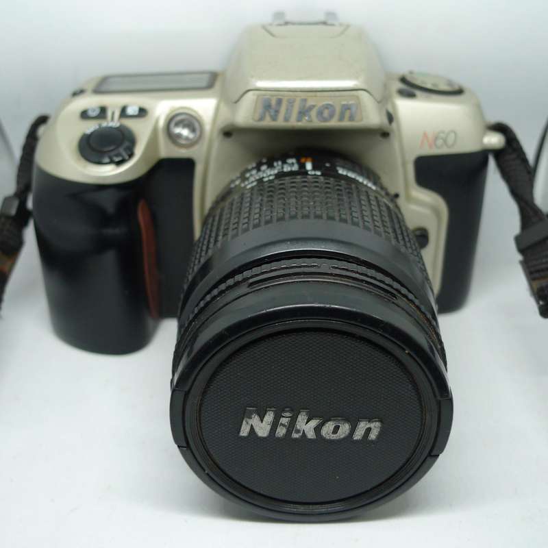 Nikon N60 + 28-80mm Lens + Bag