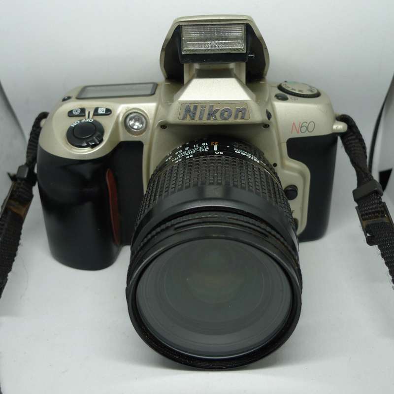 Nikon N60 + 28-80mm Lens + Bag