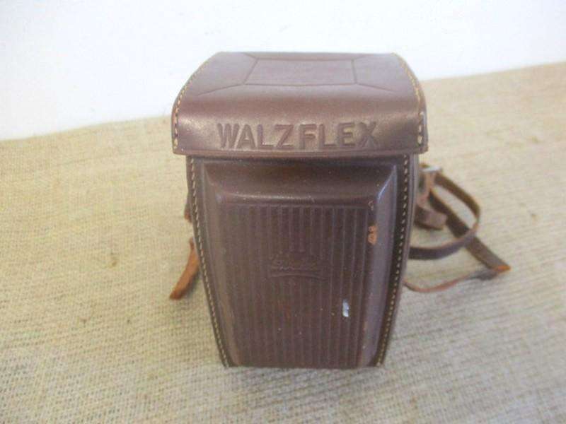 Super Rare Vintage Walzflex Twin-Lens Reflex (TLR) Film Camera             Japan              1950's