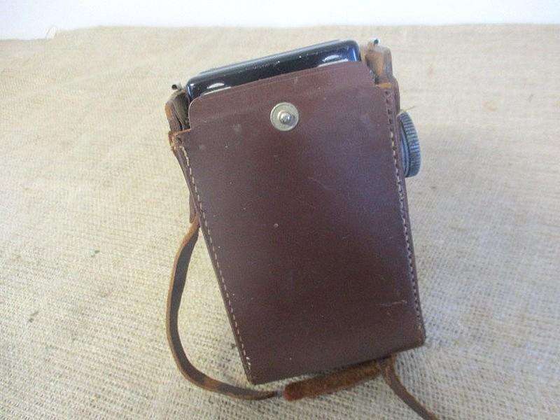 Super Rare Vintage Walzflex Twin-Lens Reflex (TLR) Film Camera             Japan              1950's