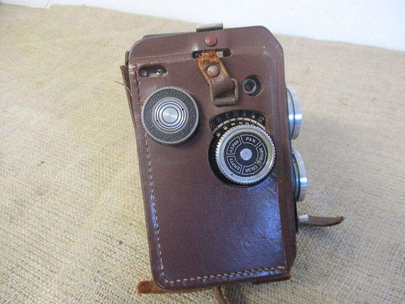 Super Rare Vintage Walzflex Twin-Lens Reflex (TLR) Film Camera             Japan              1950's