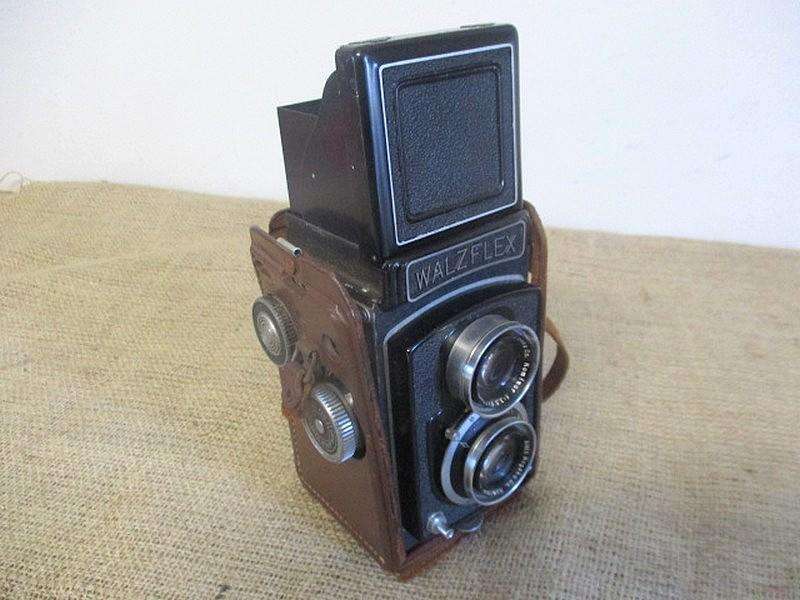 Super Rare Vintage Walzflex Twin-Lens Reflex (TLR) Film Camera             Japan              1950's