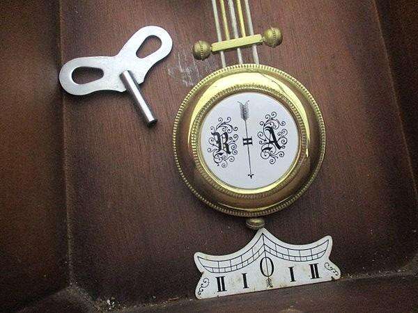 Vintage Blessing 31 Day Wooden Wall Clock With Winding-Up Key