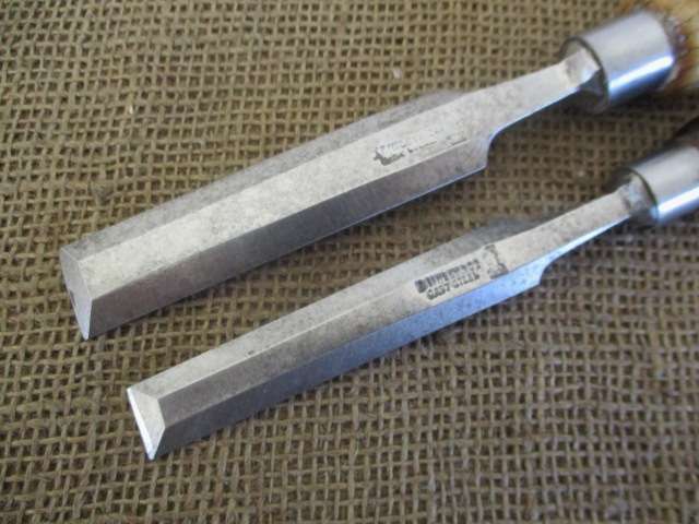 Two Rare Vintage Linley & Co Beveled Edge Carpenter Woodworking Chisels  Size : 7/8" & 5/8"