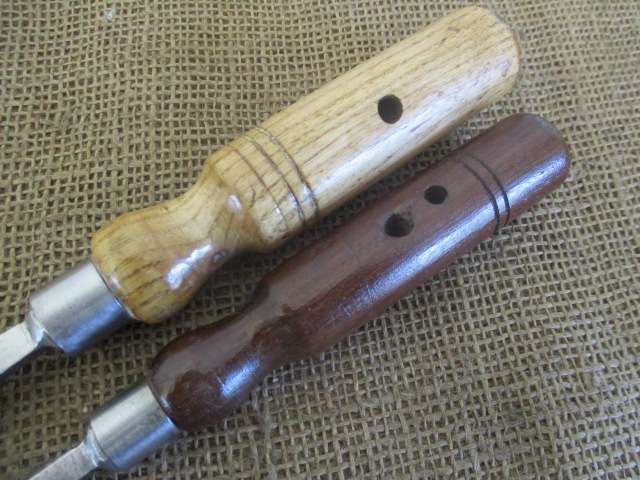 Two Rare Vintage Linley & Co Beveled Edge Carpenter Woodworking Chisels  Size : 7/8" & 5/8"