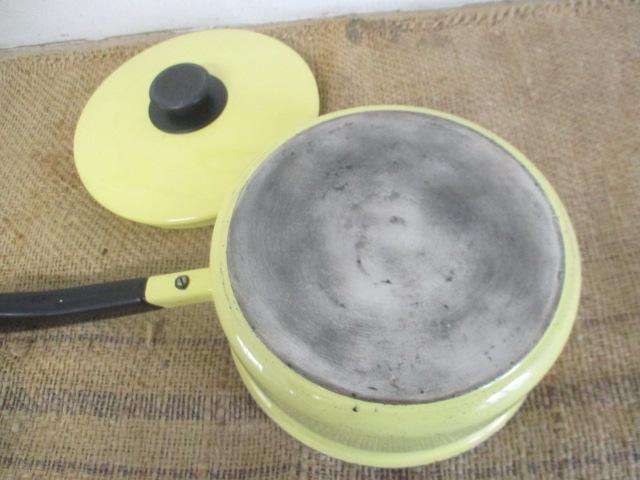 Very Beautiful Vintage Sizable Enamel Hendlers Lidded Sauce Pan