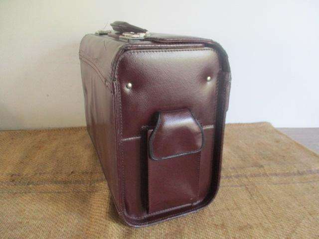 From Plane To Boardroom With This Prestigious And Stylish Gino De Vinci Pilot's Case
