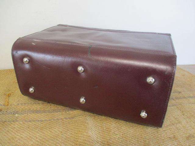 From Plane To Boardroom With This Prestigious And Stylish Gino De Vinci Pilot's Case