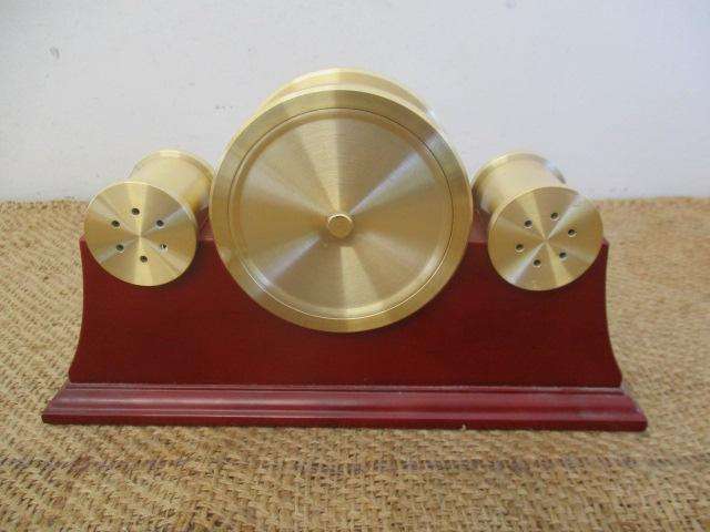 Very Stylish Brass And Wooden Desktop Battery Operated Clock With Hygrometer And Thermometer