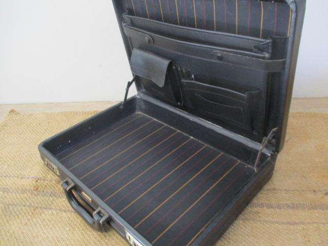 Relisted.......Smart Vintage Pierre Cardin Briefcase