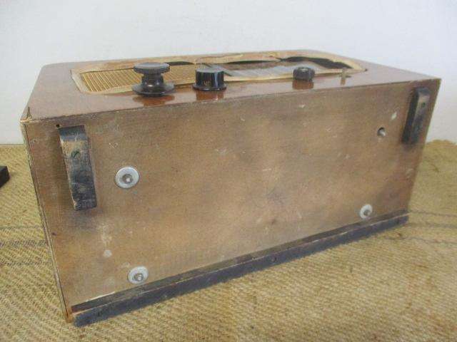 For Restoration.........Vintage PYE Model Type 39 G Valve Radio              1951