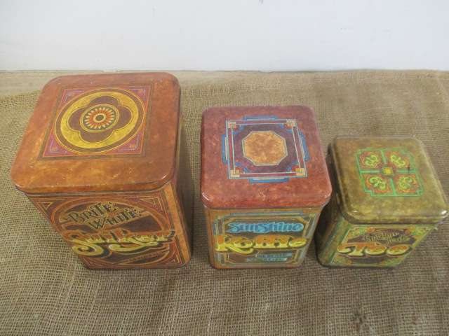 Three Awesome Vintage Metal Box Ware Sugar/Suiker  Coffee/Koffie  Tea/Tee Nesting Tins
