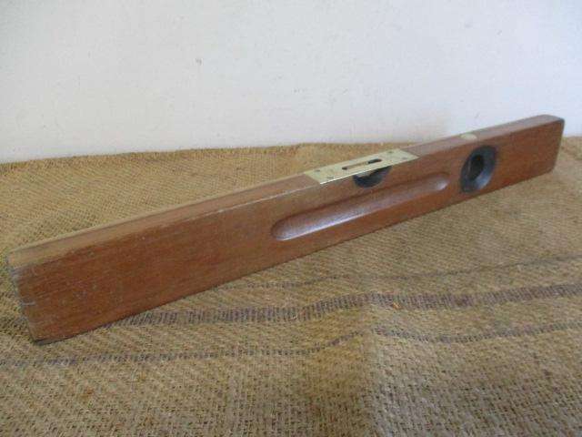 Lovely Vintage 24 inch Stanley Sweetheart No 0 Wooden Spirit Level      U.S.A.