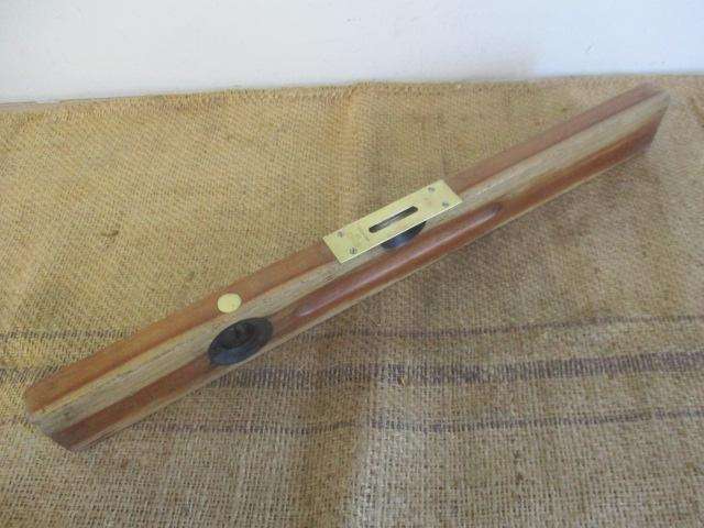 Lovely Vintage 24 inch Stanley Sweetheart No 0 Wooden Spirit Level      U.S.A.