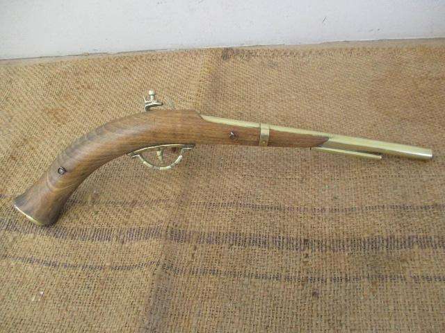 Collectable Vintage Replica Flintlock Pistol With Solid Brass Decorations     Made In England