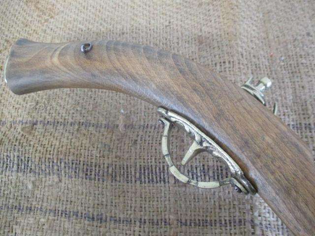 Collectable Vintage Replica Flintlock Pistol With Solid Brass Decorations     Made In England