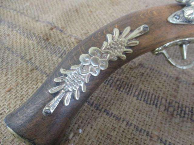 Collectable Vintage Replica Flintlock Pistol With Solid Brass Decorations     Made In England