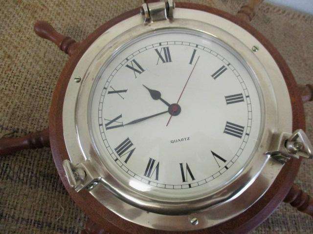 Beautiful Vintage Wall Mounted Maritime Ships Wheel Quartz Clock
