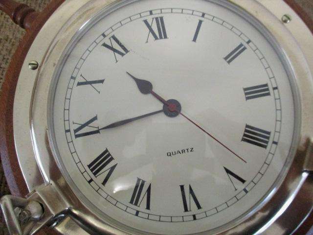 Beautiful Vintage Wall Mounted Maritime Ships Wheel Quartz Clock