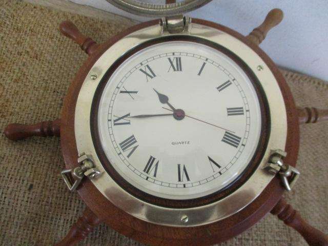 Beautiful Vintage Wall Mounted Maritime Ships Wheel Quartz Clock