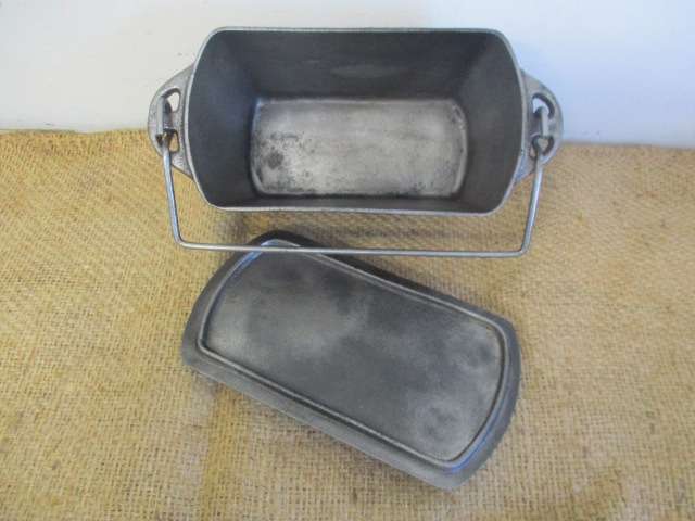 Neat Cadac Cast Iron Bread Pot