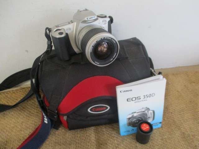 Nice Vintage Canon EOS 300 35mm Film Camera With Film In Shoulder Bag          1999