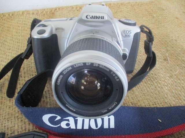 Nice Vintage Canon EOS 300 35mm Film Camera With Film In Shoulder Bag          1999