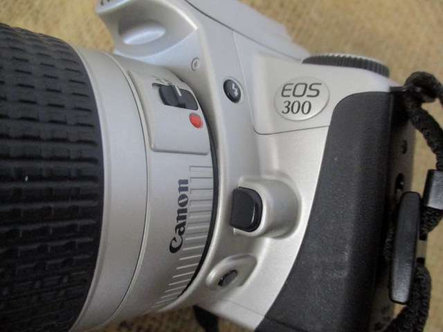 Nice Vintage Canon EOS 300 35mm Film Camera With Film In Shoulder Bag          1999